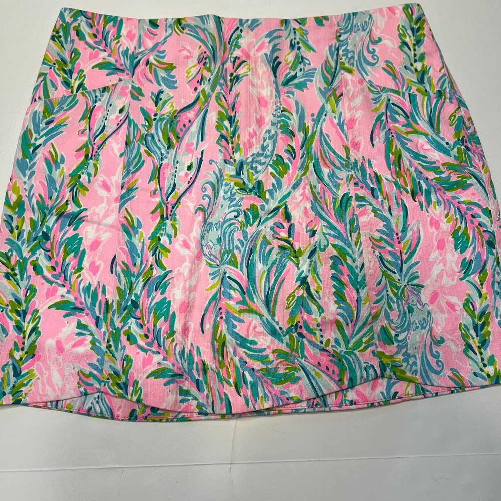 Lilly Pulitzer (Becki skort), size 8, color (Unicorn of the sea), and back zip